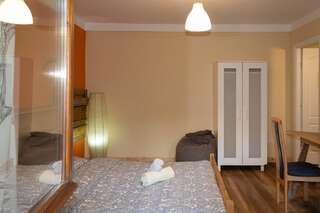Хостелы Zen Hostel by Pura Vida Клуж-Напока Двухместный номер с 1 кроватью и собственной ванной комнатой-4