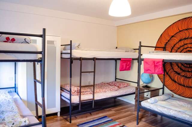 Хостелы Zen Hostel by Pura Vida Клуж-Напока-38